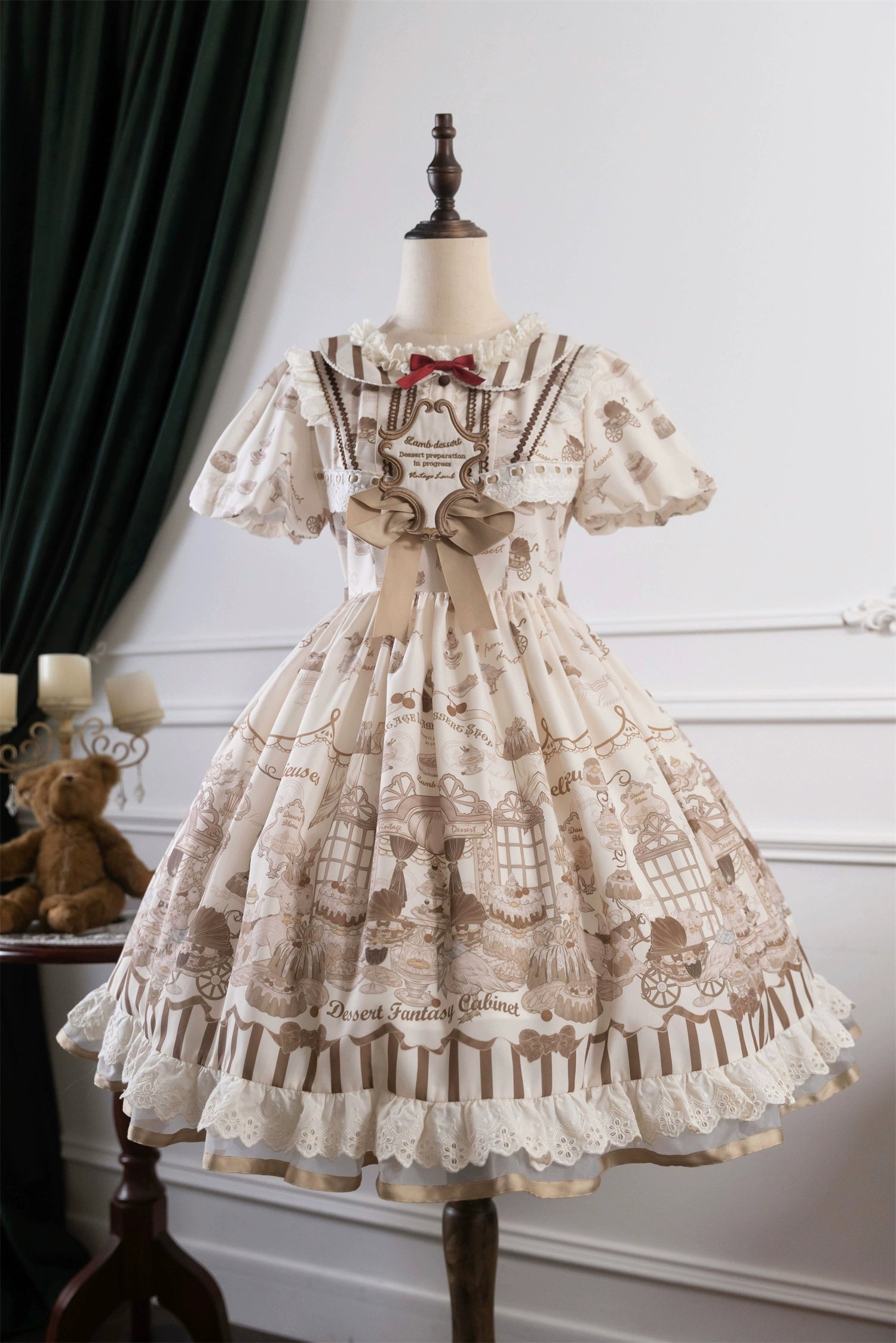 [Pre-orders available until 10/28] Antique Dessert Room Short Sleeve Dress