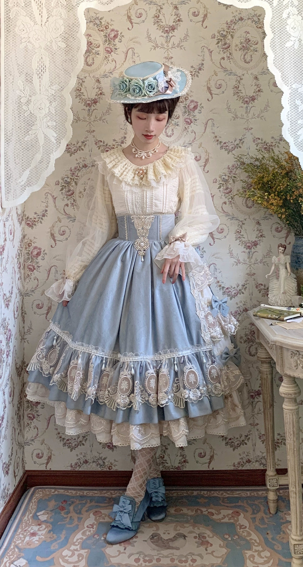[Pre-orders available until 2/19] Cat Rose Tea Party Ruffled Long Sleeve Blouse