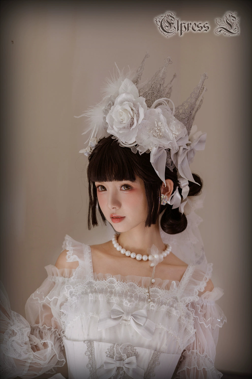 [Only available with simultaneous purchase] Rose Throne hat, arm sleeves and other accessories
