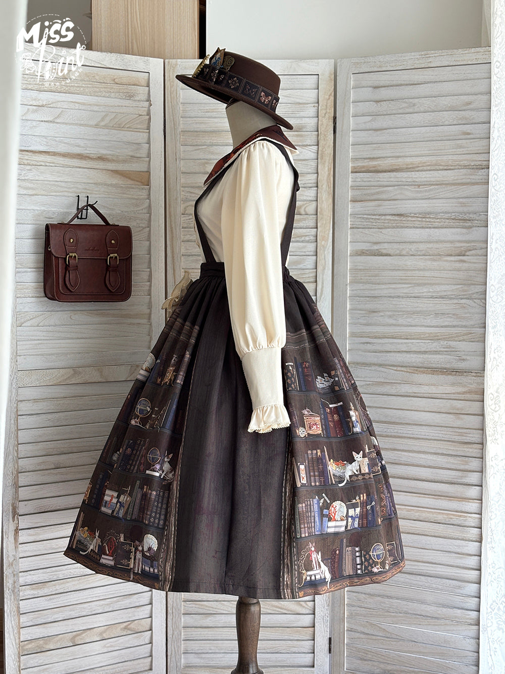 【受注予約11/6まで】German Bookcase サスペンダースカート