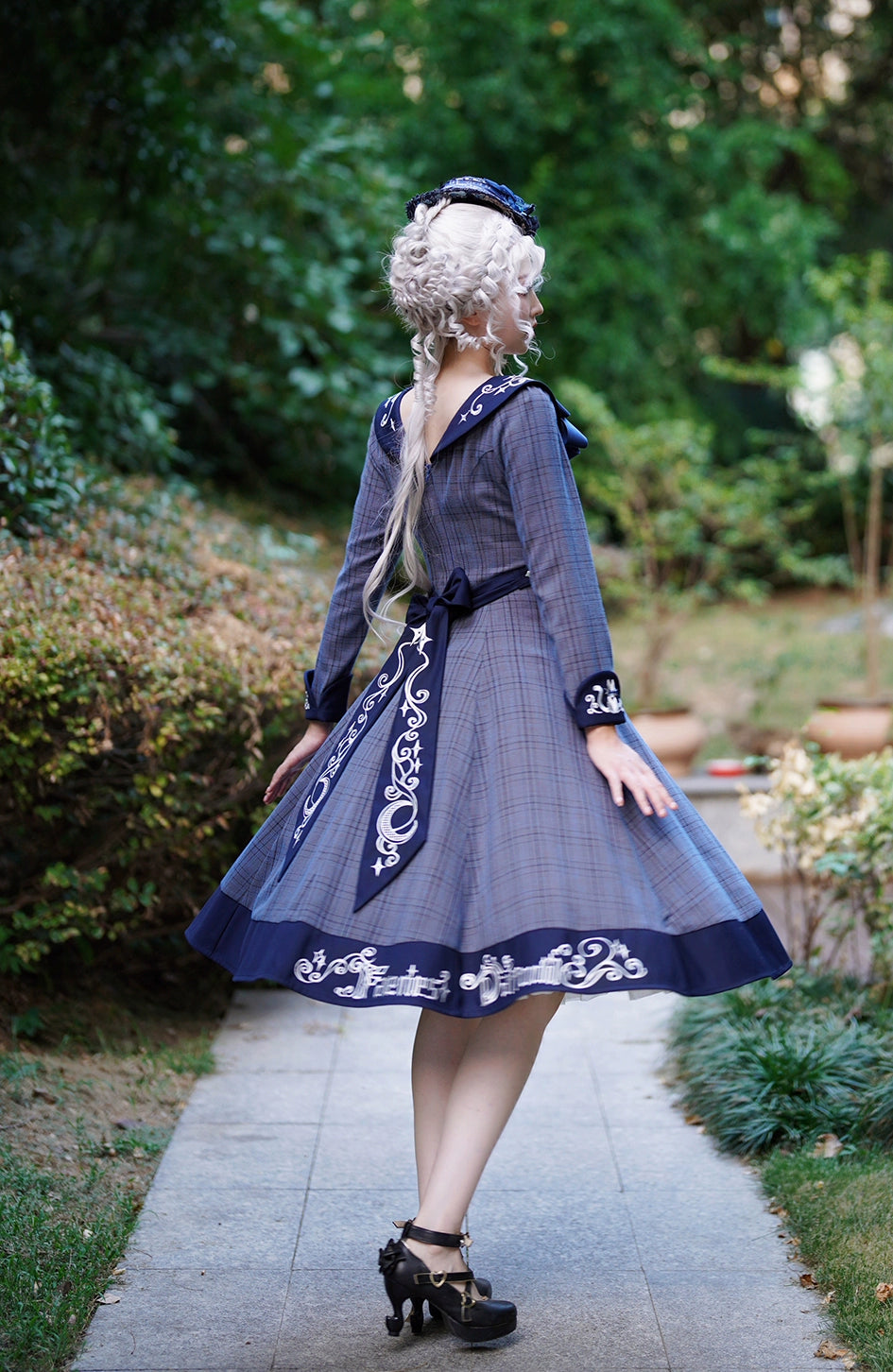 [Pre-orders available until 9/26] Alchemist Cat Check Classical Dress