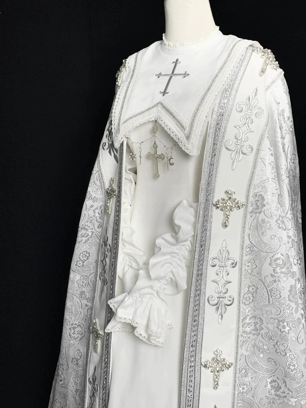 [Resale/Pre-orders until 10/16] Pray on a Moonlight Night Long Cloak