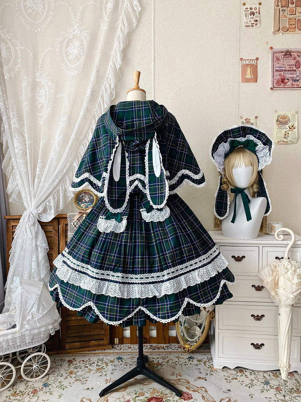 【予約販売】Checkered Petal Rabbit うさ耳付きケープ