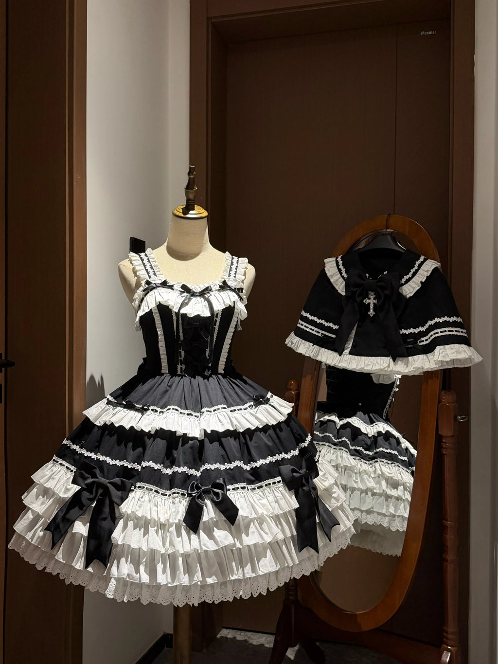 【受注予約10/14まで】Labyrinth Doll ジャンパースカート・マント・ブラウス3点セット