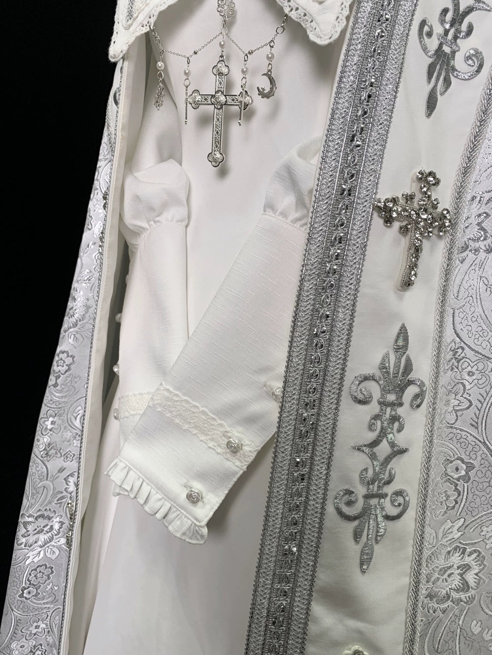 [Resale/Pre-orders until 10/16] Pray on a Moonlight Night Long Cloak