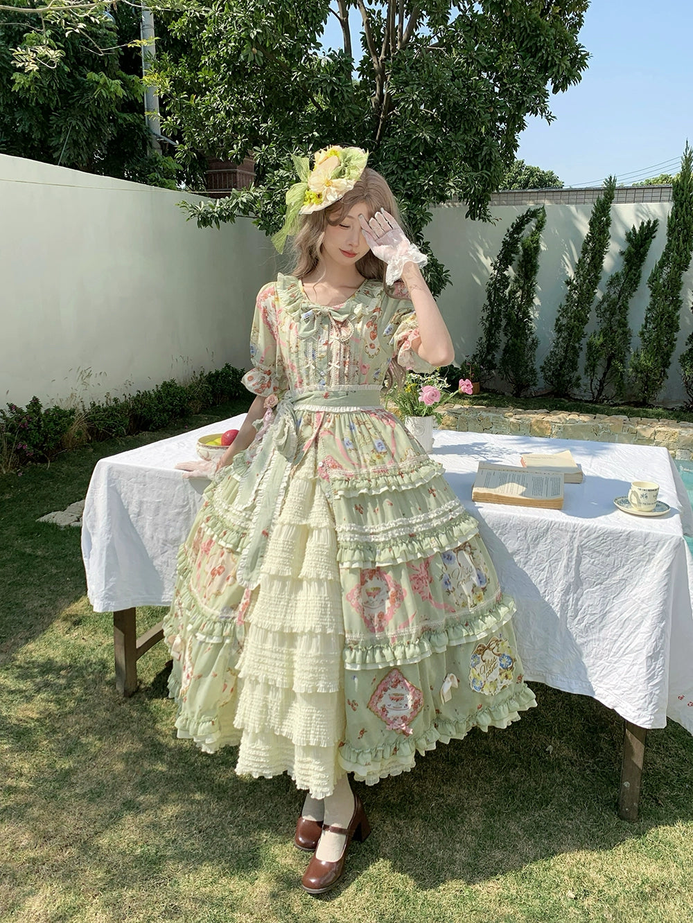 [Pre-orders available until 2/19] Cat Rose Tea Party Luxury Dress