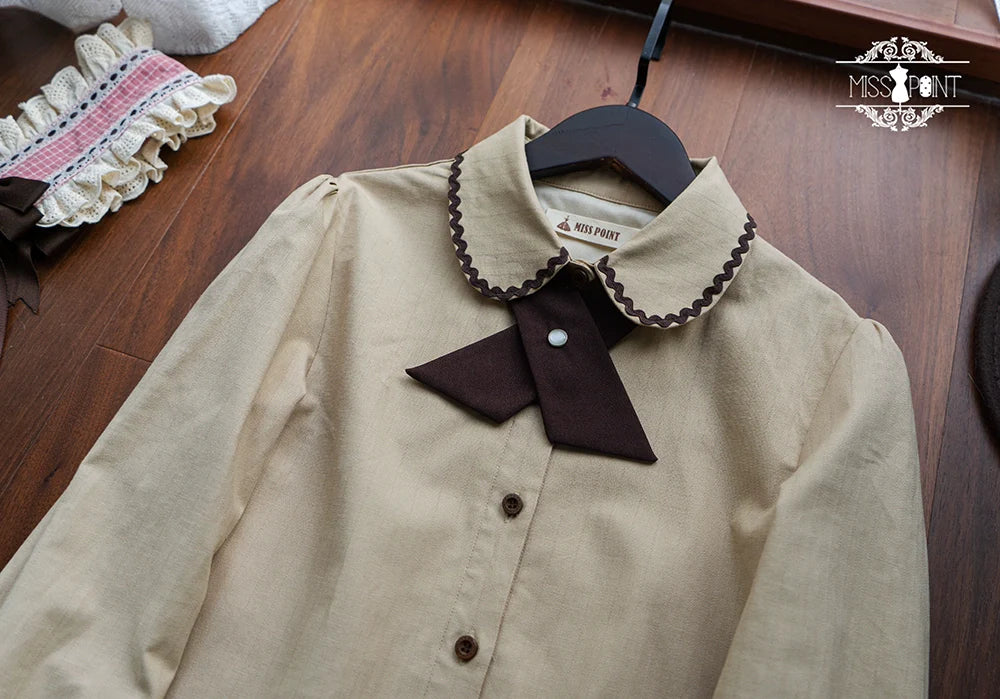 Bread morning blouse with cross tie