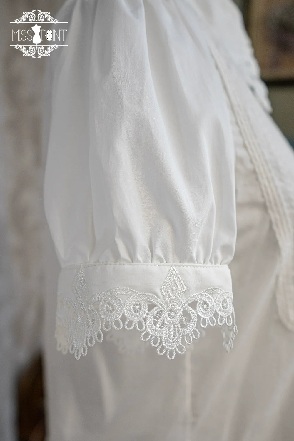 [Pre-order] Secret Key White Lace Short Sleeve Blouse