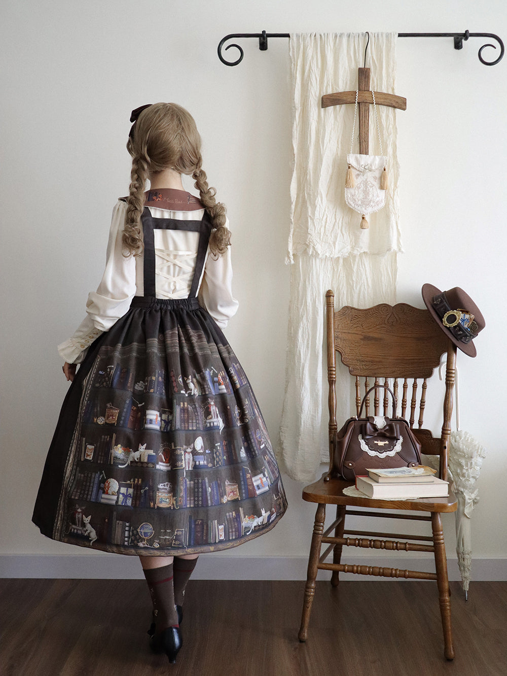 【予約販売】German Bookcase サスペンダースカート
