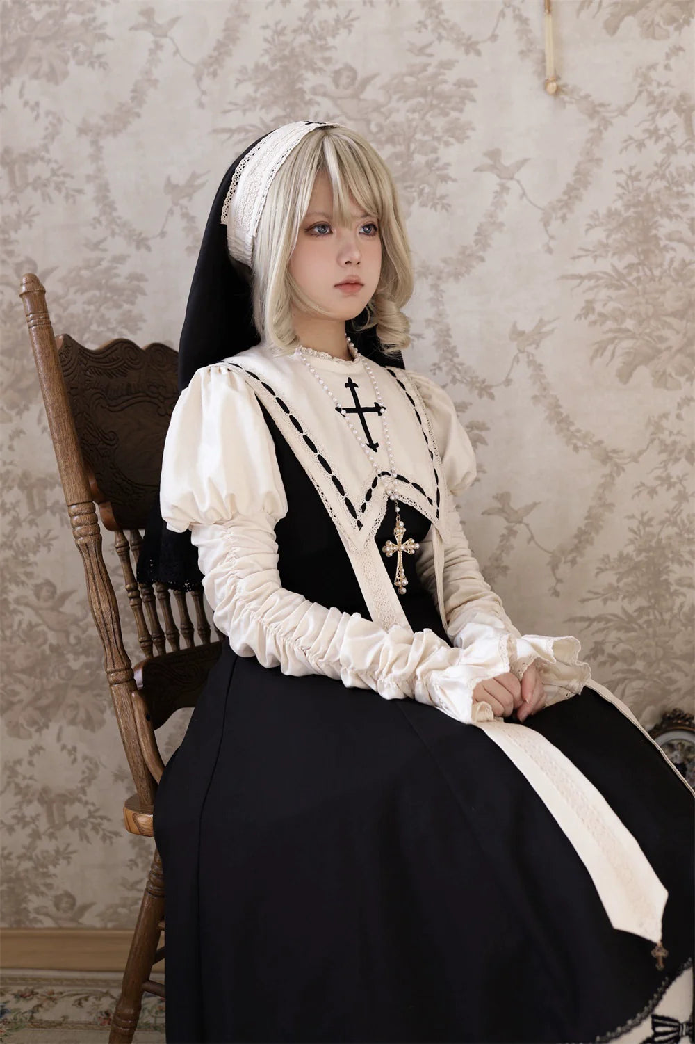 [Resale/Pre-orders until 10/16] Pray on a Moonlight Night Dress, Black x Off-White, Short Length