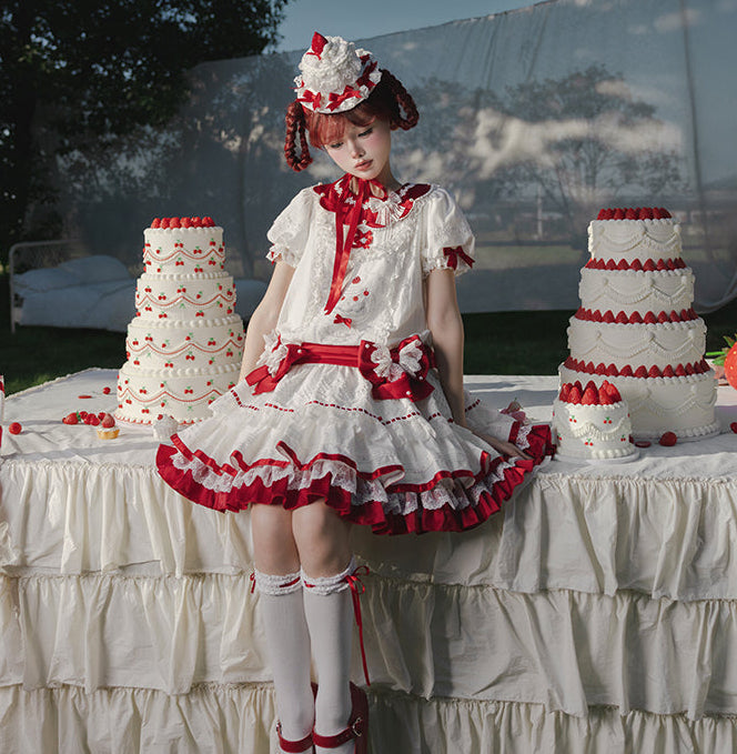 【受注予約11/18まで】Strawberry Cake Guide ローウエストワンピース