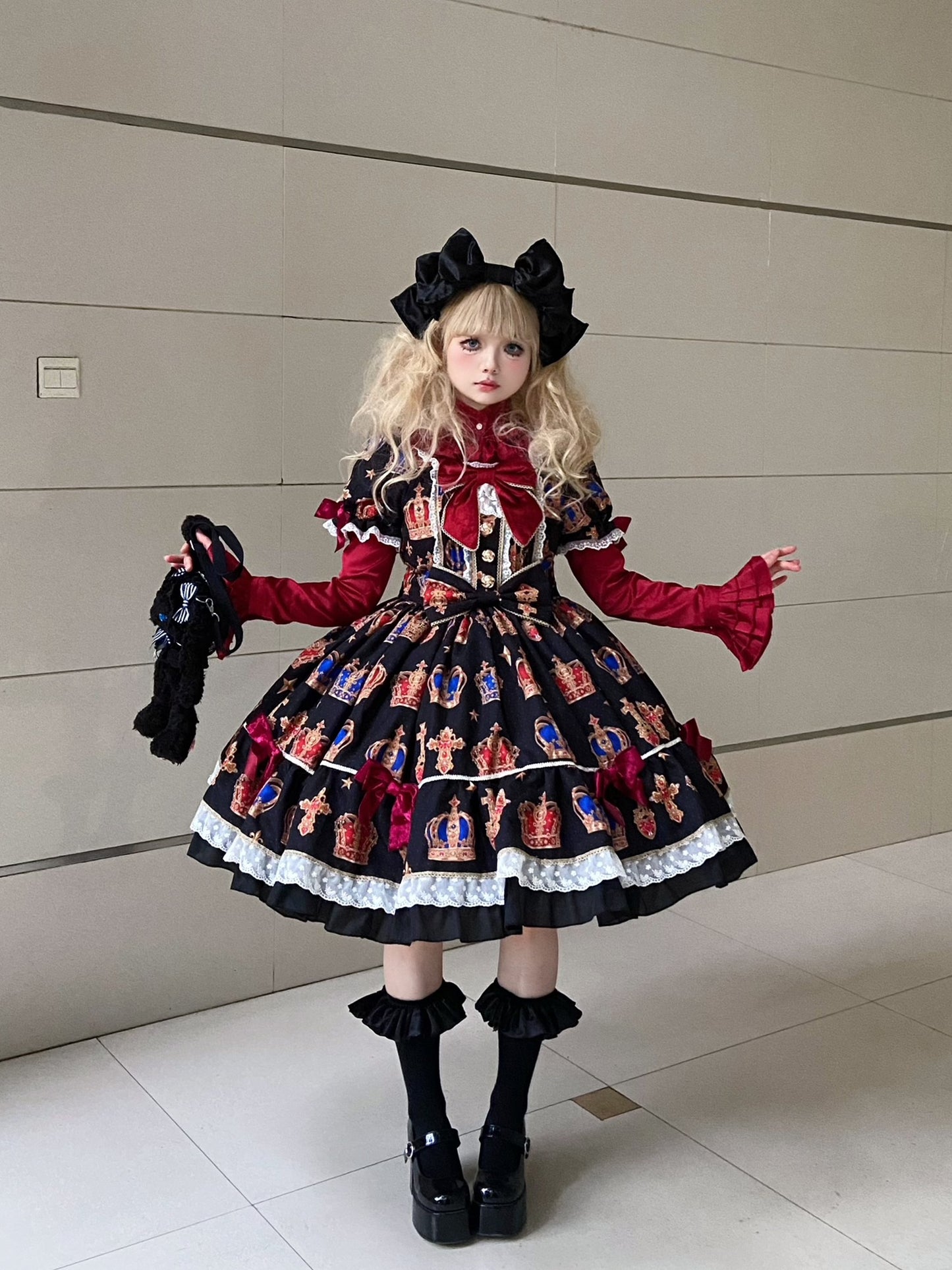 [Resale/Pre-orders available until 3/9] Star Crown Velvet Ribbon Print Dress