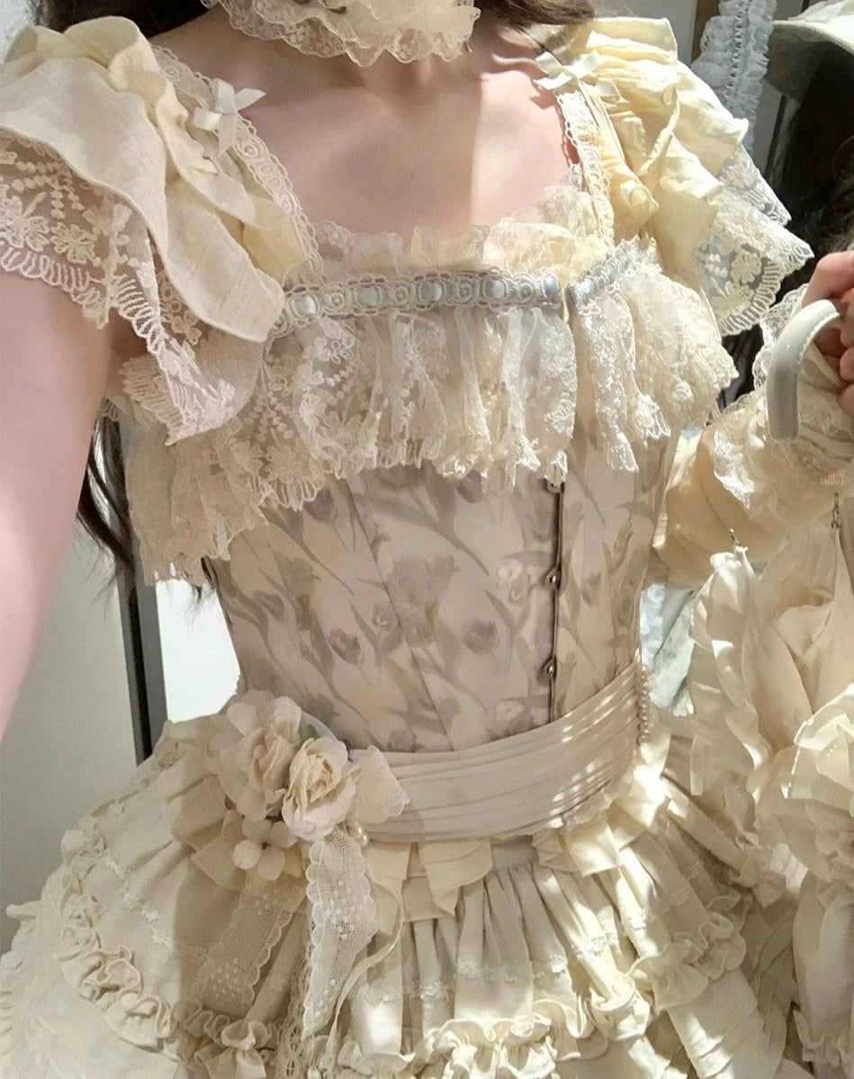 Fourteen-line poem: Lace camisole corset