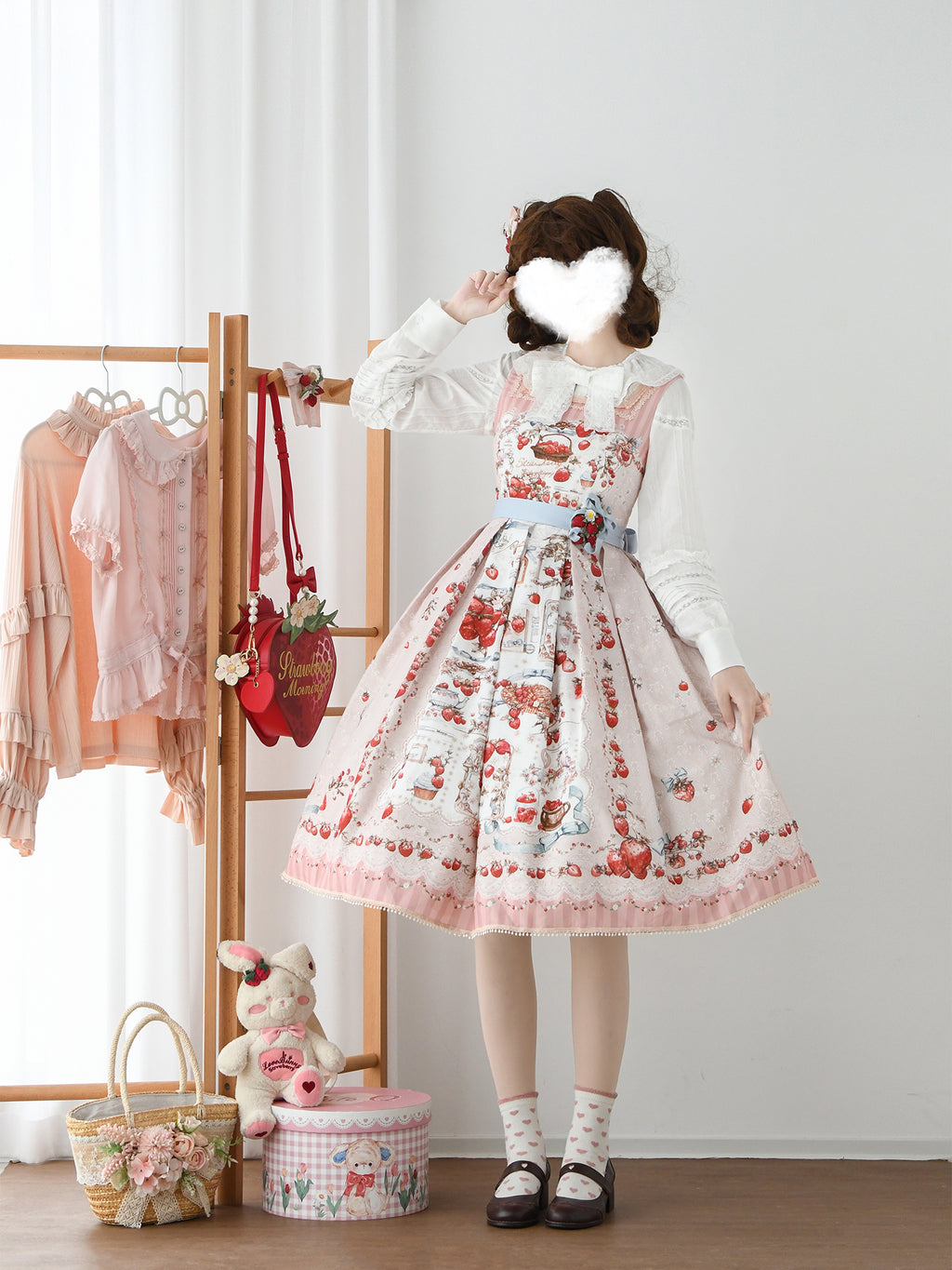【受注予約12/16まで】Strawberry Manor ジャンパースカート