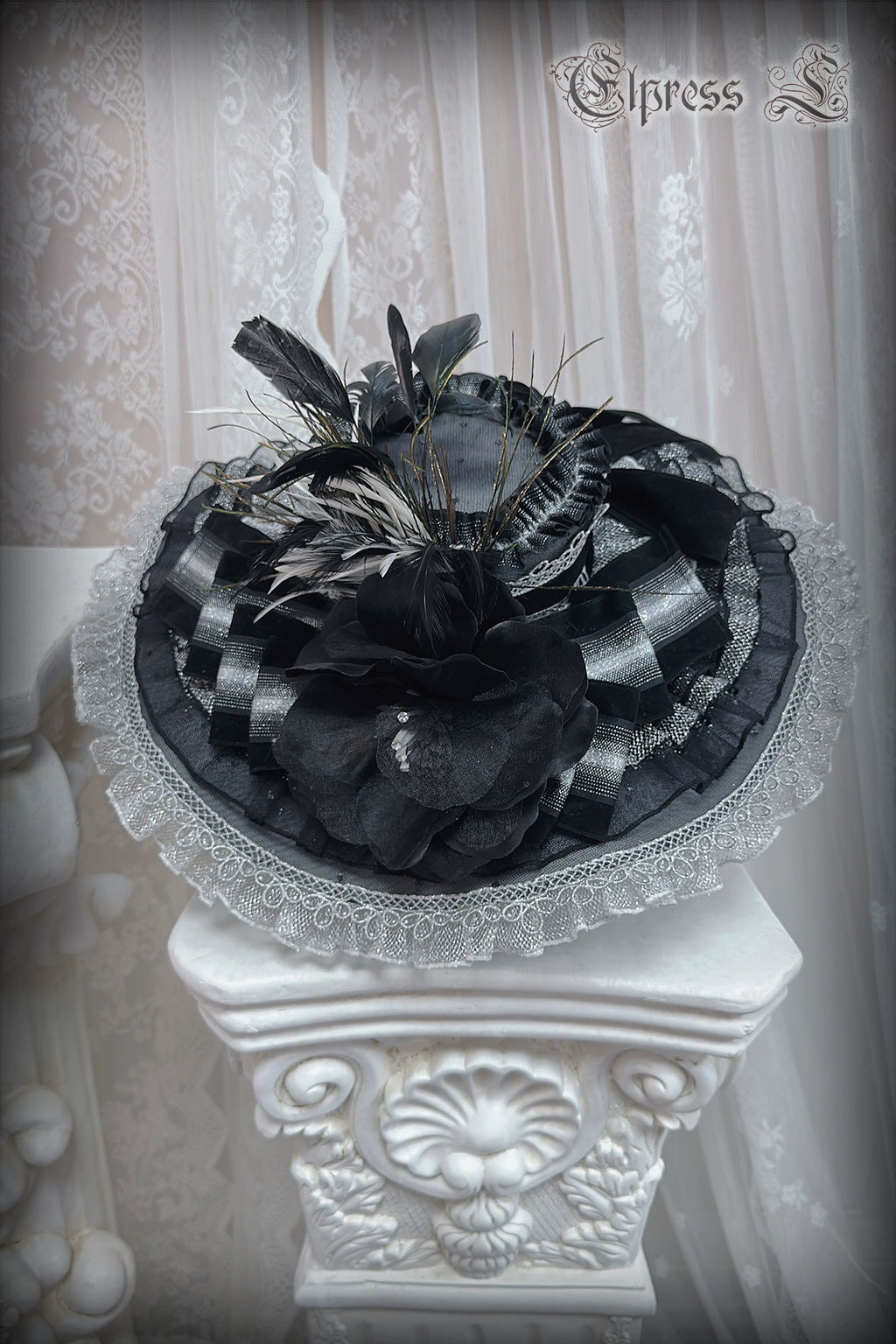 [Only available with simultaneous purchase] Rose Throne hat, arm sleeves and other accessories