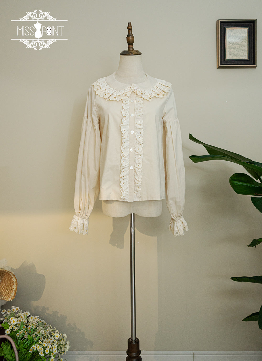 [Sale period ended] Forest Illustrated Cotton Blouse