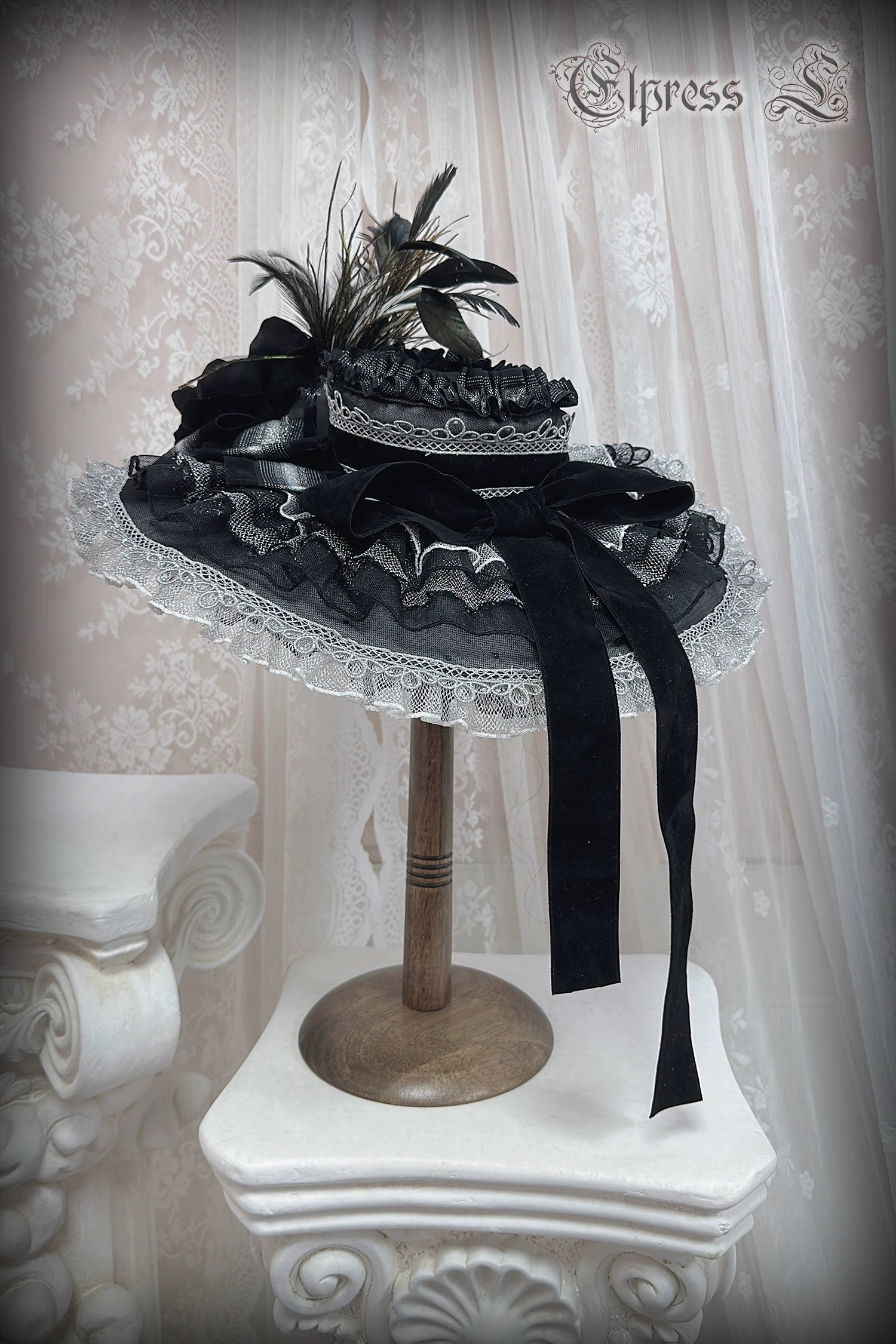 [Only available with simultaneous purchase] Rose Throne hat, arm sleeves and other accessories