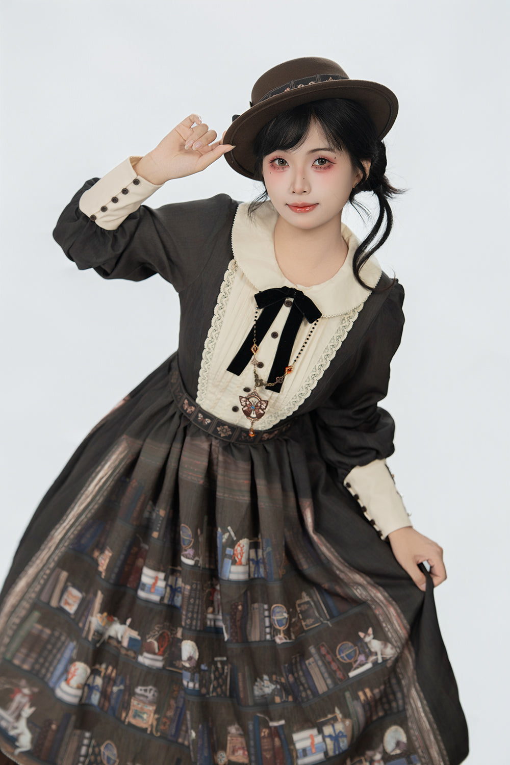 【受注予約11/6まで】German Bookcase ワンピース（ケープなし）