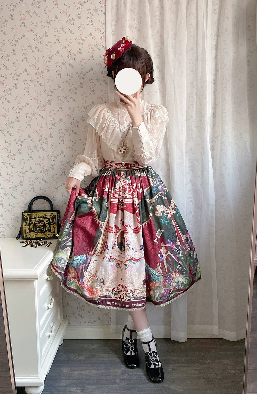 [Pre-order] Wanhua Mirror Western Aristocrat-style Skirt, Lace Type