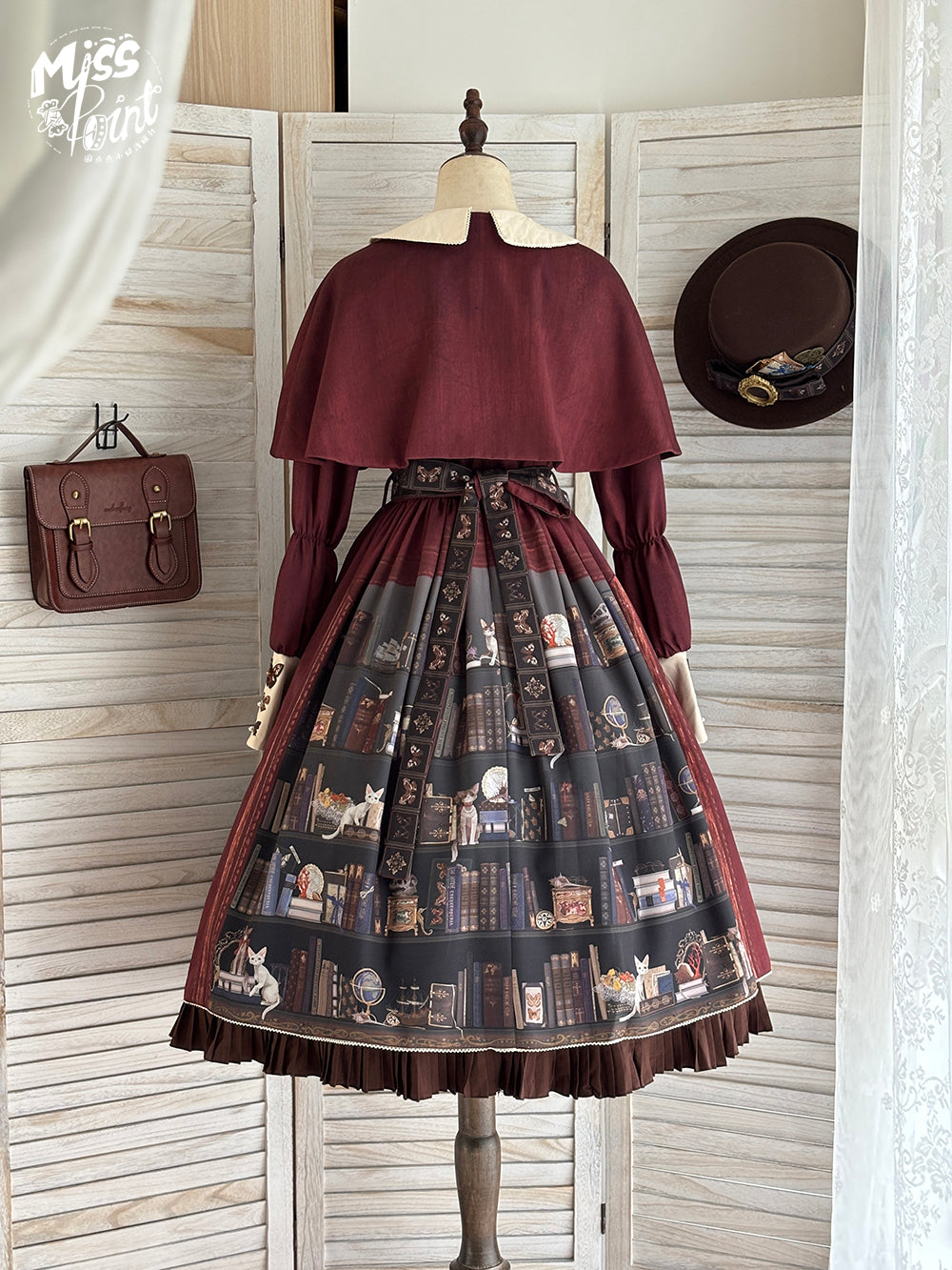 【受注予約11/6まで】German Bookcase ワンピース （ケープ付）