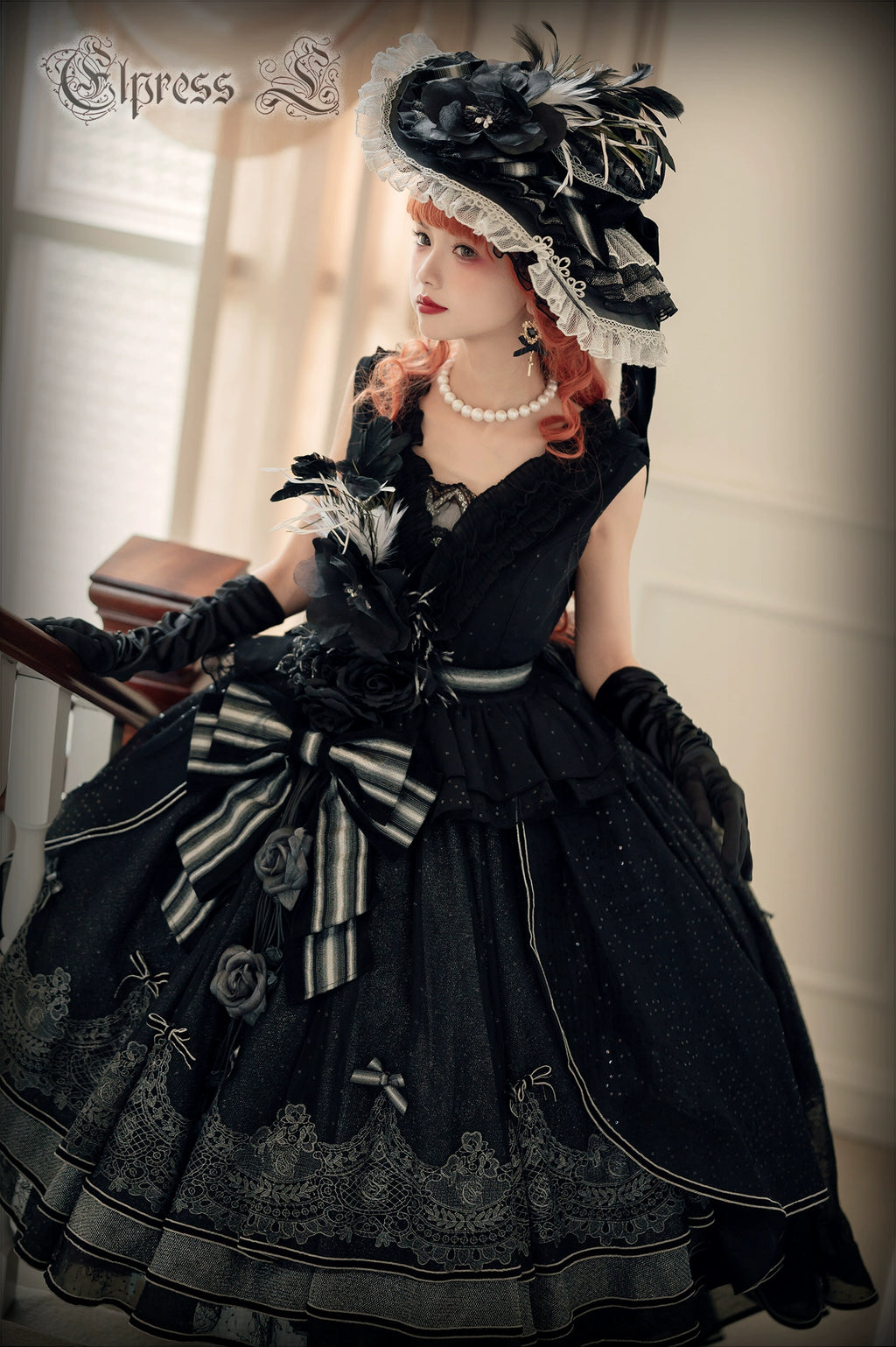 Rose Throne A dress with sparkling ribbons and flowers