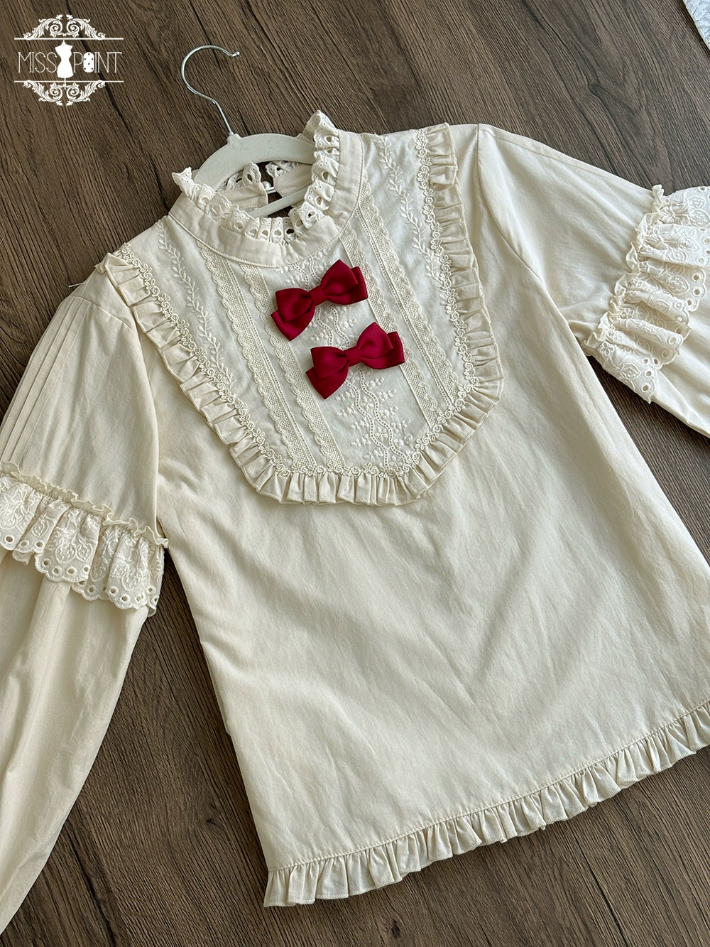 [Pre-orders available until 1/23] Sweet Berry Rabbit Stand Collar Blouse