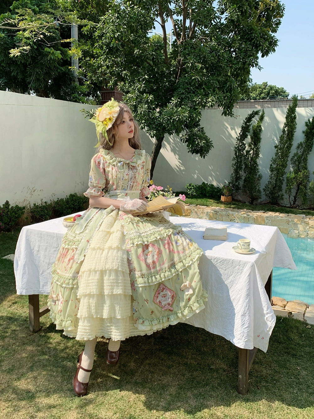 [Pre-orders available until 2/19] Cat Rose Tea Party Luxury Dress