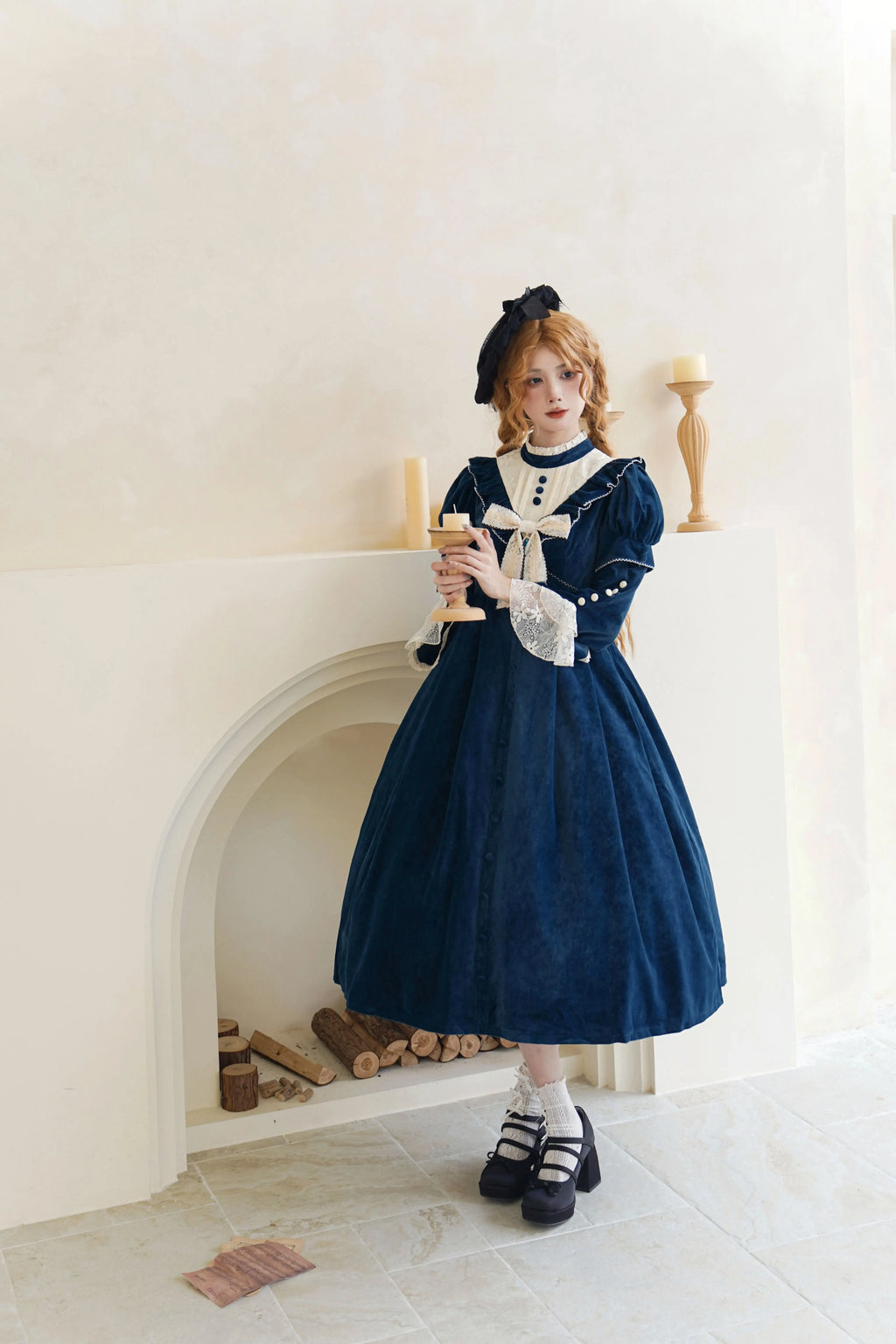 [Pre-orders available until 12/1] Suijaku stand-up collar velvet dress and cape