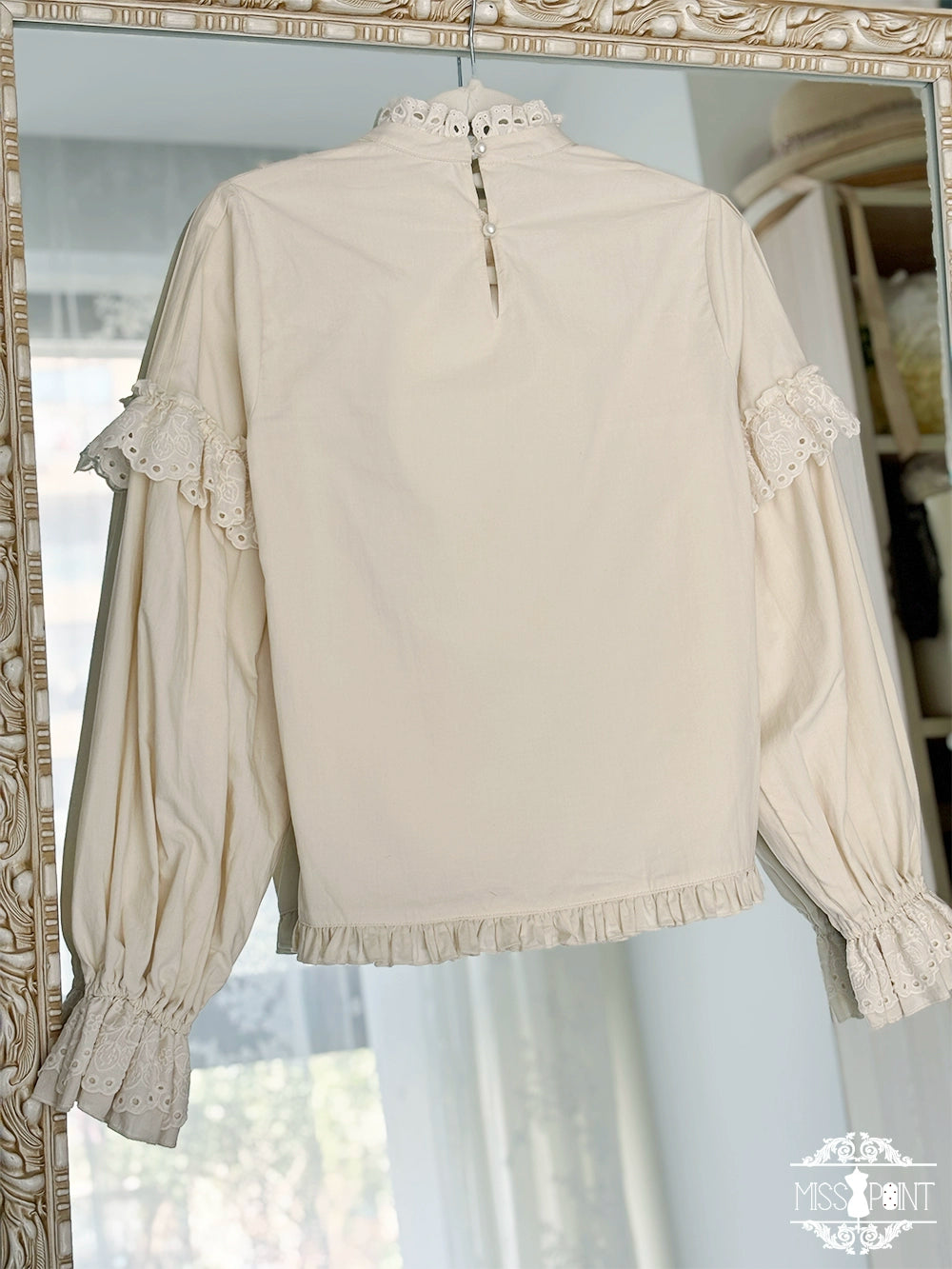 [Pre-orders available until 1/23] Sweet Berry Rabbit Stand Collar Blouse