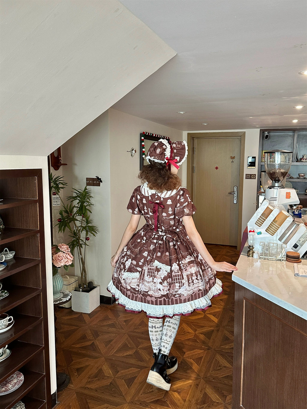 [Pre-orders available until 10/28] Antique Dessert Room Short Sleeve Dress