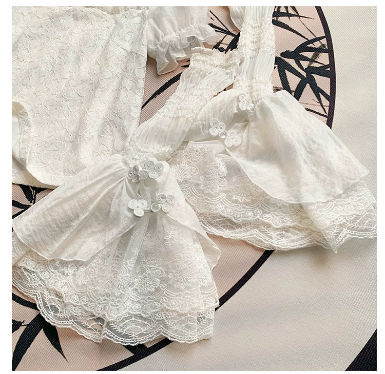 Lace floral blouse with detachable sleeves