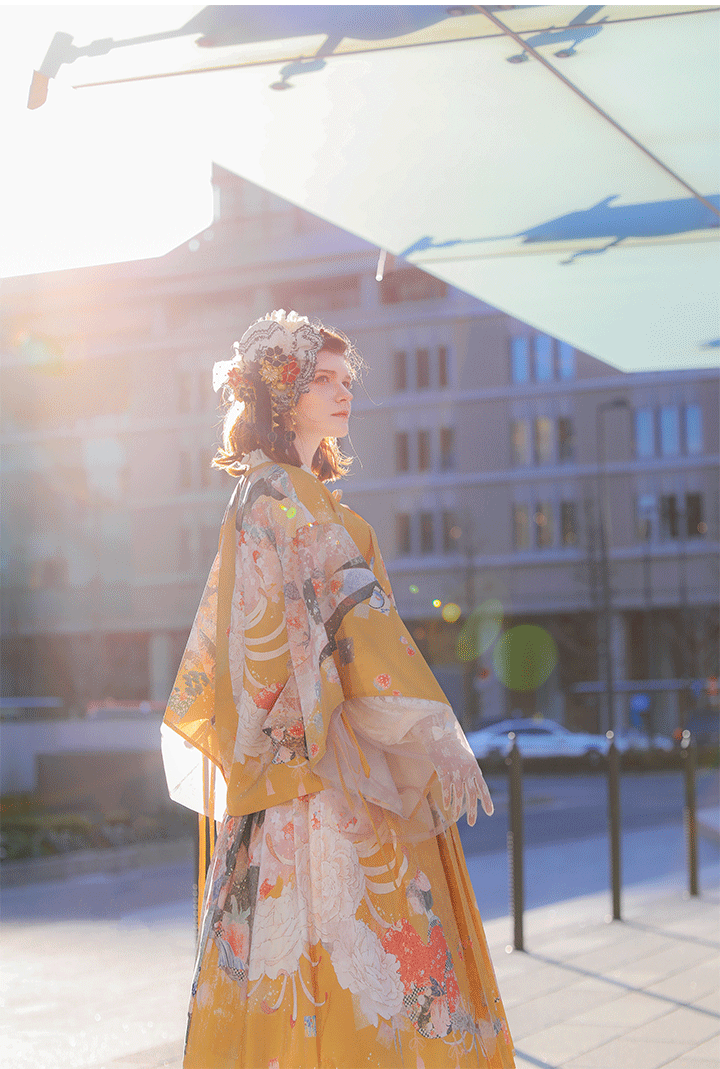 和ロリ苔桃の花咲くエレガント羽織