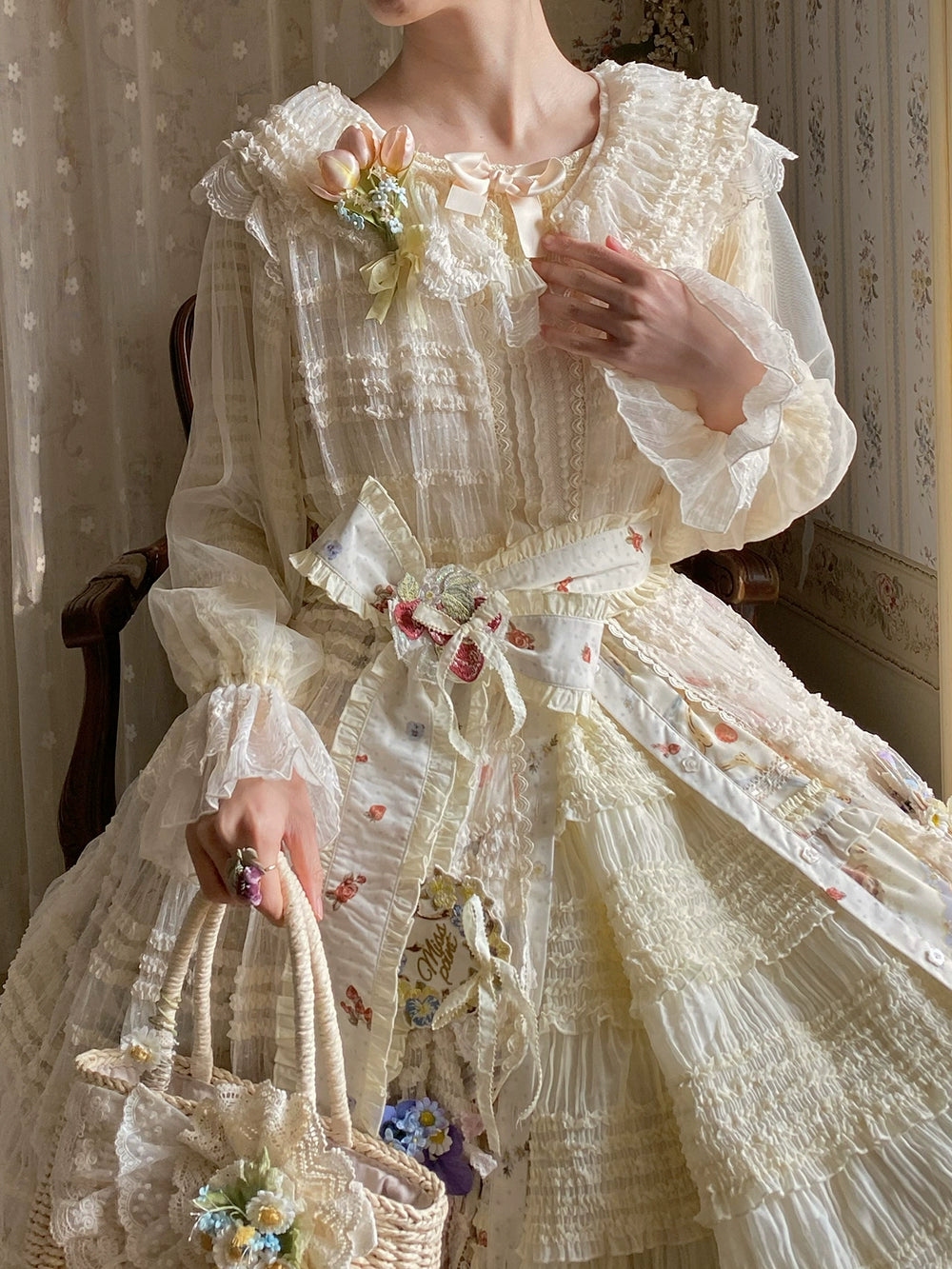 [Pre-orders available until 2/19] Cat Rose Tea Party Ruffled Long Sleeve Blouse