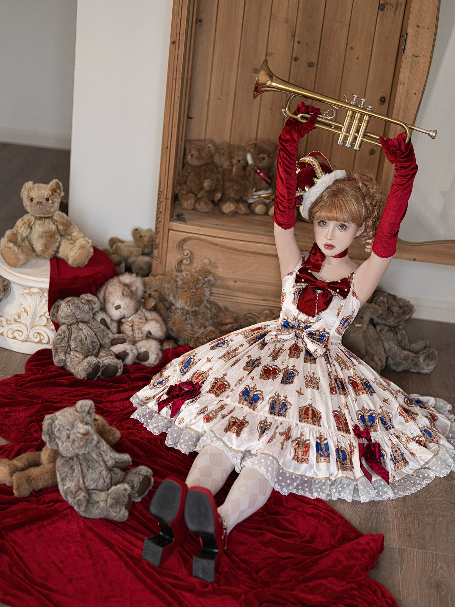 [Pre-orders available until 3/9] Star Crown Velvet Ribbon Print Jumper Skirt