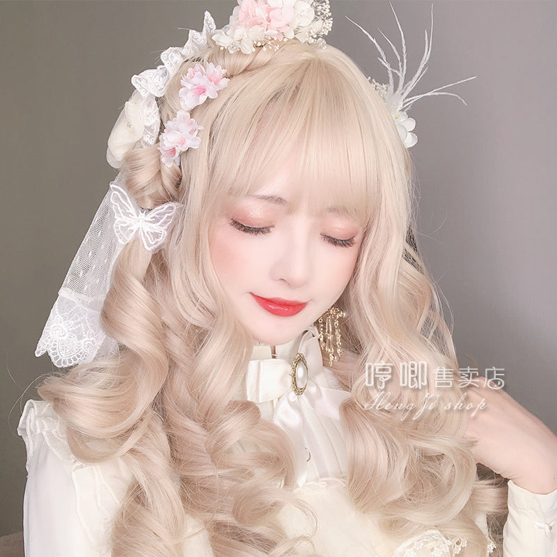 Lolita wig, blonde hair, long curls