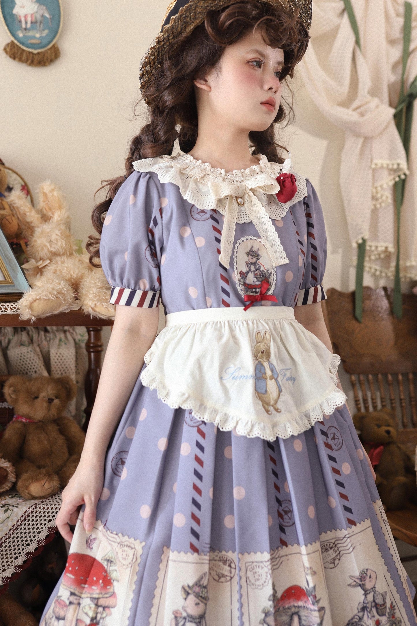 キノコとウサギの切手デザインワンピース