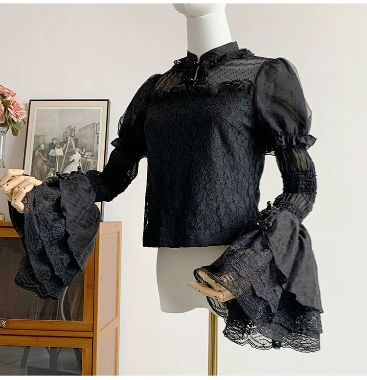 Lace floral blouse with detachable sleeves