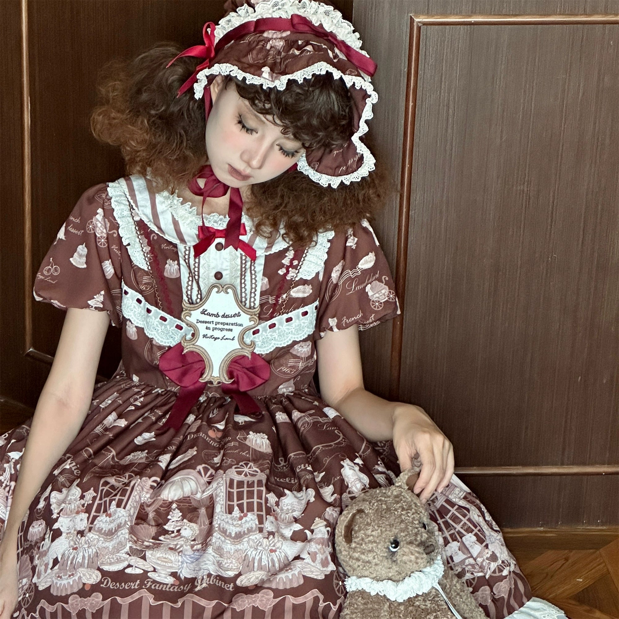 [Pre-orders available until 10/28] Antique Dessert Room Short Sleeve Dress