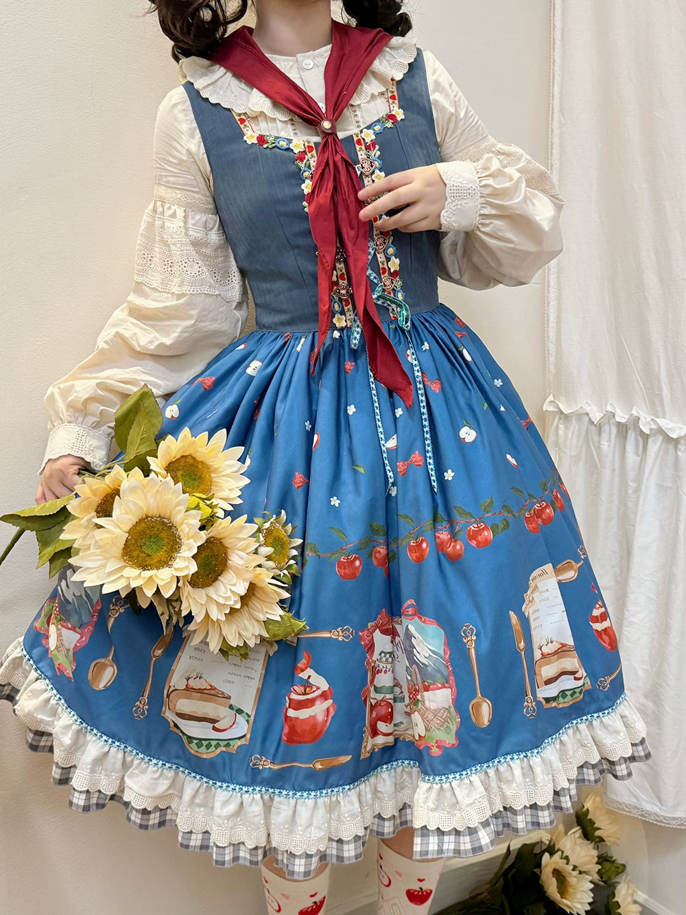 【予約販売】Apple Garden バイエルン風ジャンパースカート