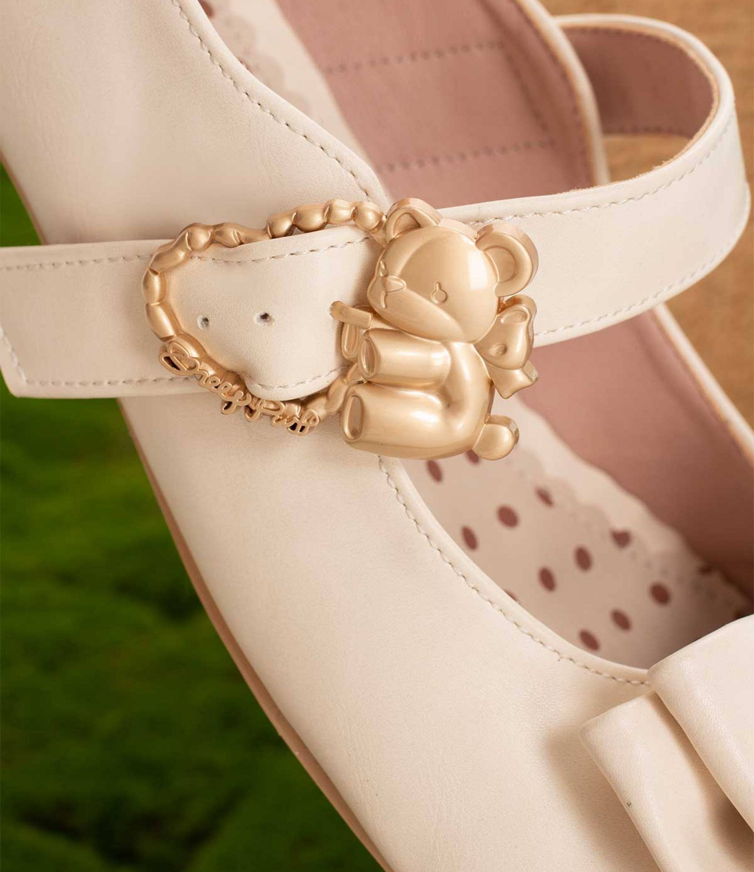 ハグベア リボンストラップシューズ 4.5cmミドルヒール