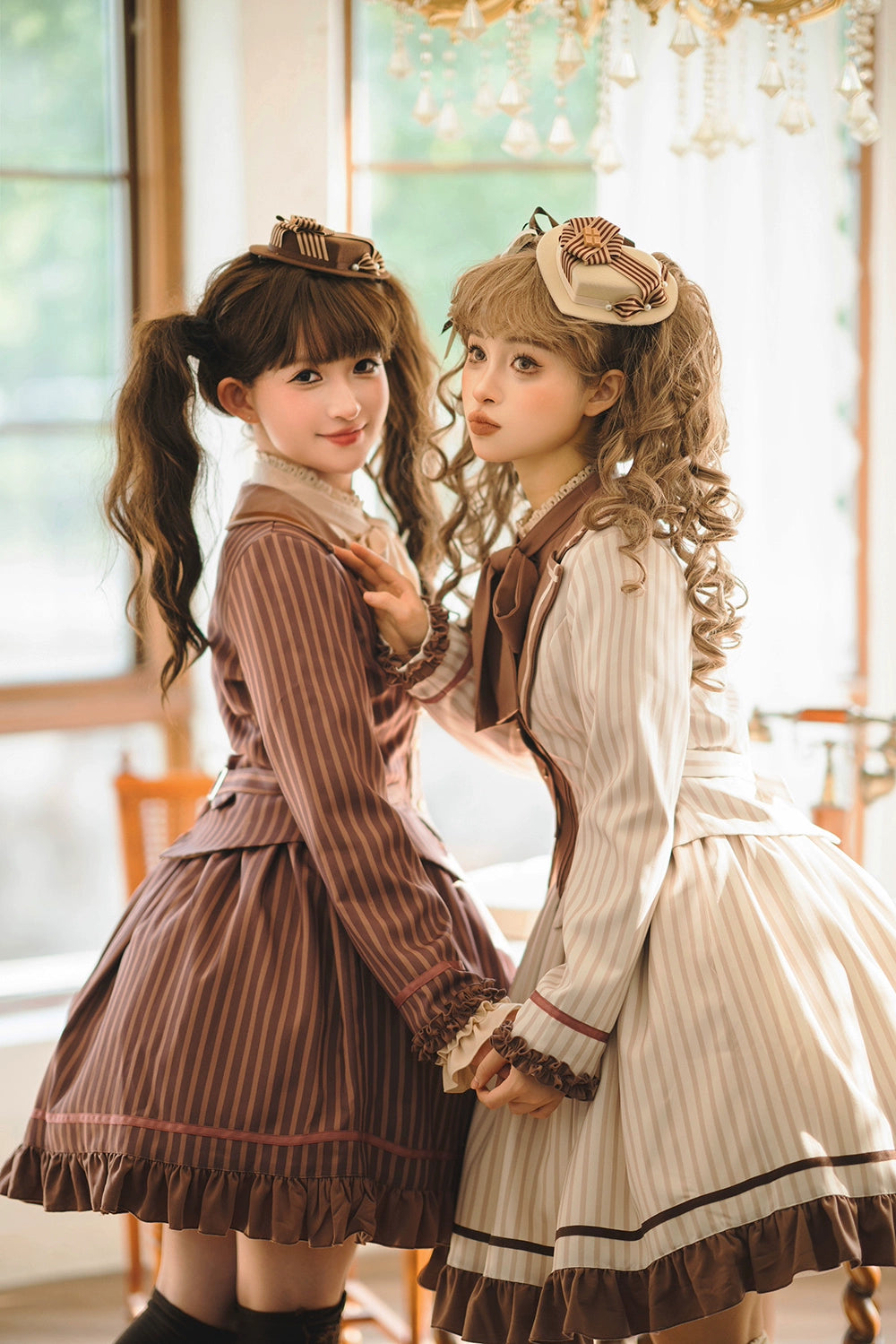 [Pre-orders available until 12/4] Classic Chocolat Stripe Short Jacket