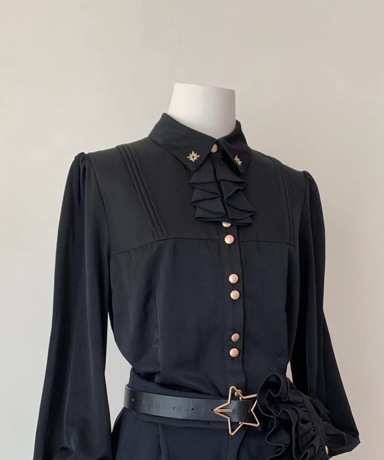 [Sale period has ended] Hoshimezuya Prince style blouse with frilled tie