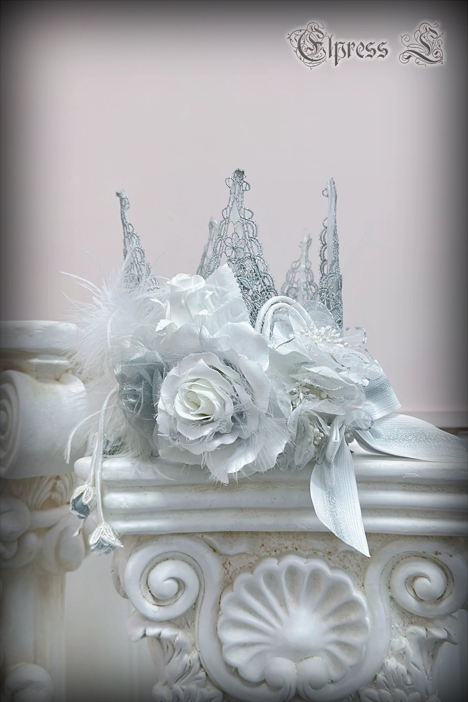 [Only available with simultaneous purchase] Rose Throne hat, arm sleeves and other accessories