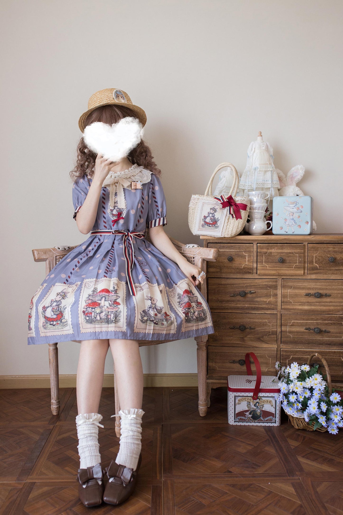 キノコとウサギの切手デザインワンピース