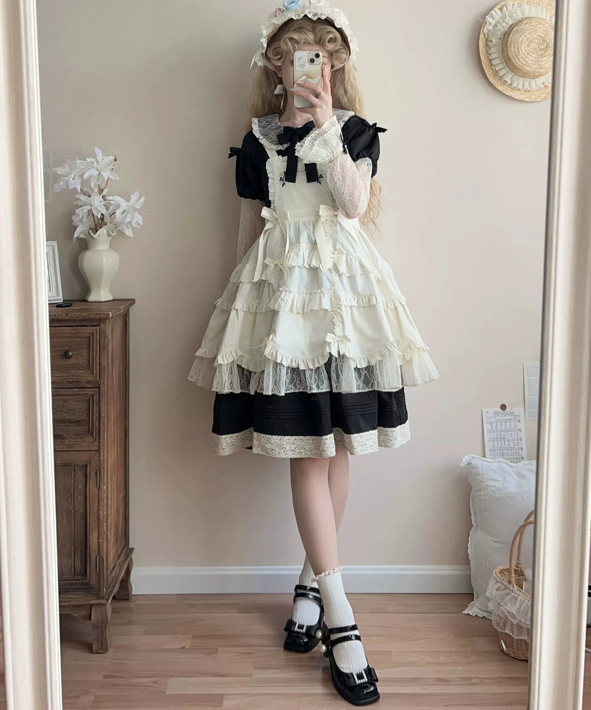 [Pre-orders available until 11/18] Flower Mist Path lace short-sleeve dress available in 4 colors