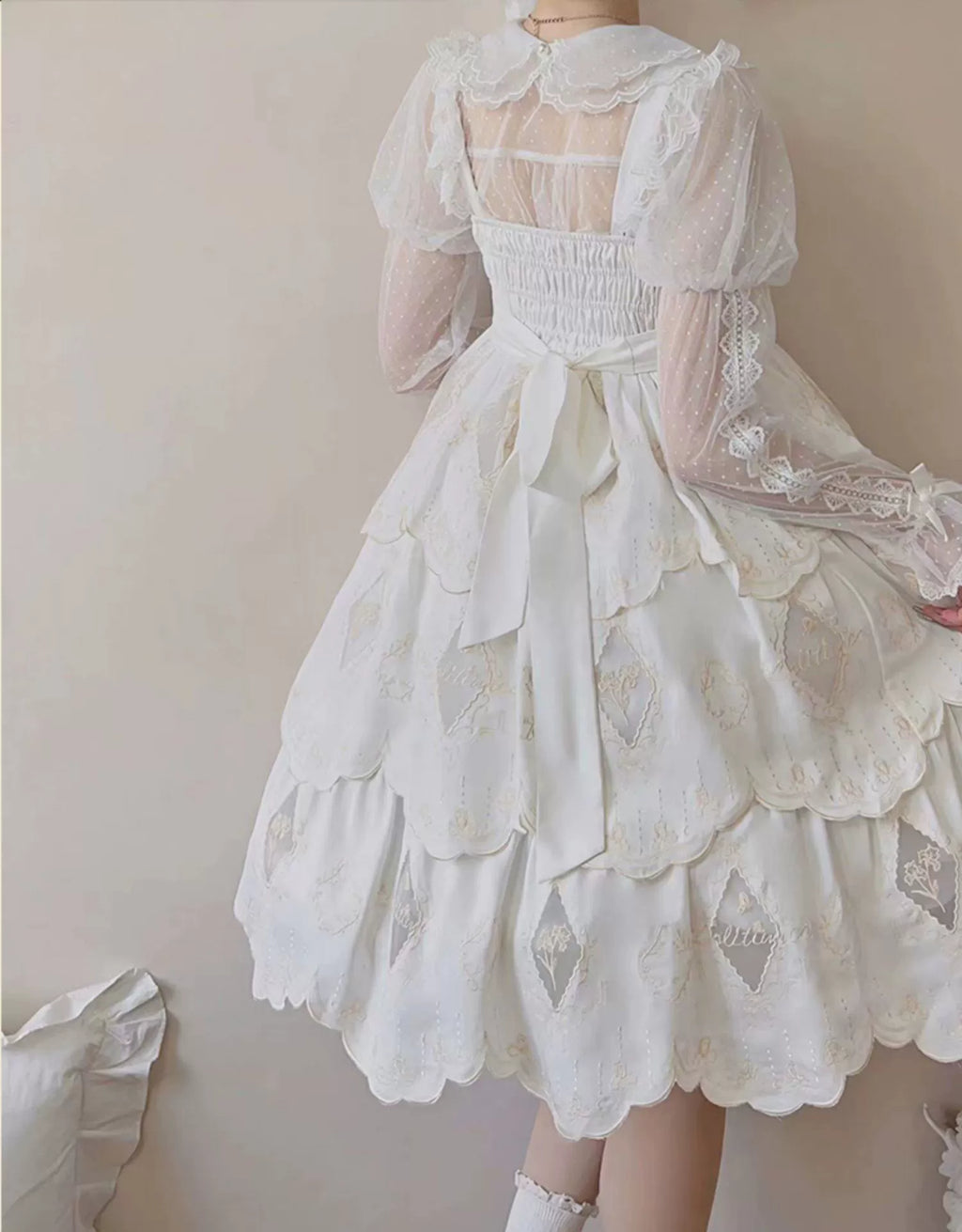 White Iris 月明かりのアヤメ刺繍ジャンパースカート