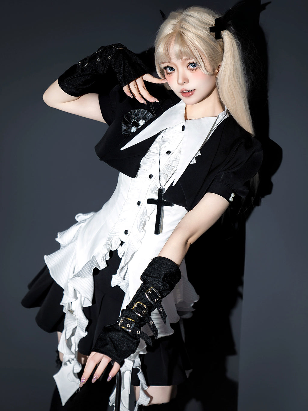 Broken Jewelry モノトーンミニスカートセットアップ