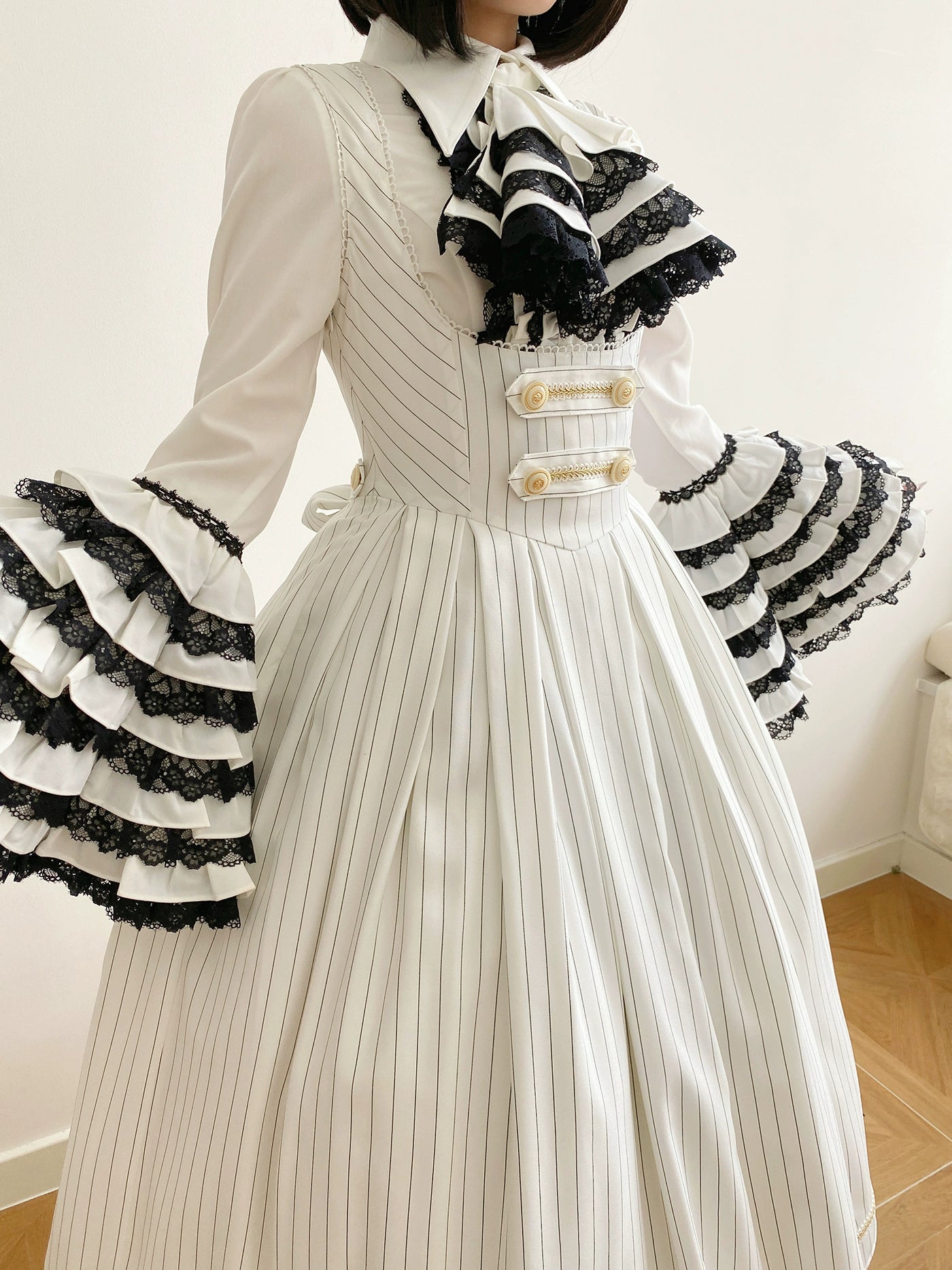 [Pre-orders available until 9/29] Bright Moon Corset Jumper Skirt Stripe [White]