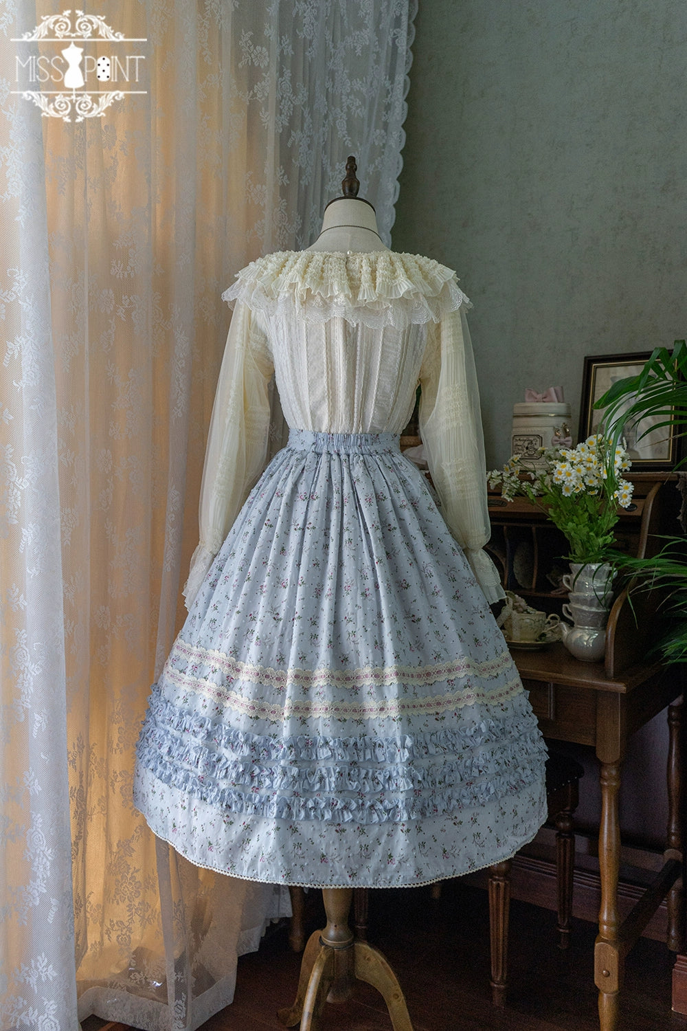 [Pre-orders available until 2/19] Cat Rose Tea Party Ruffled Long Sleeve Blouse