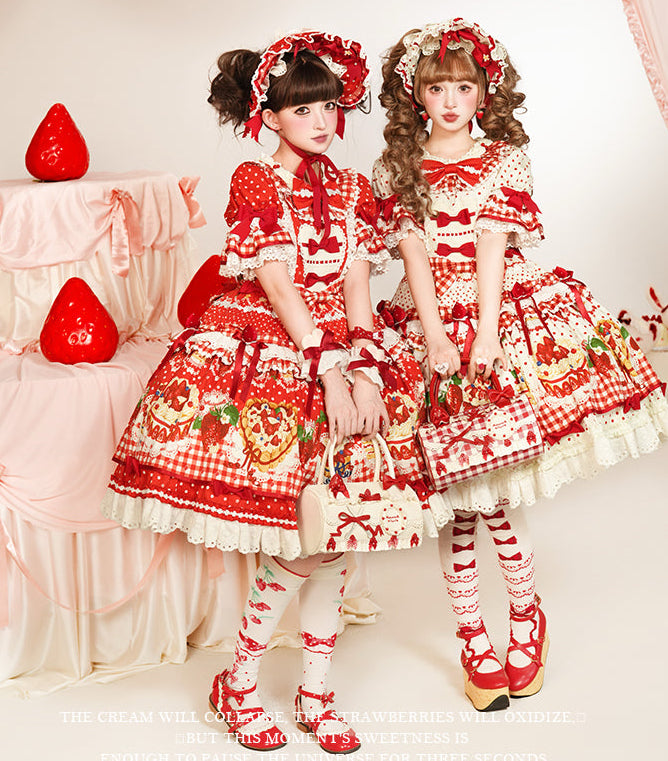 【受注予約11/18まで】Strawberry Cake Guide プリントワンピース